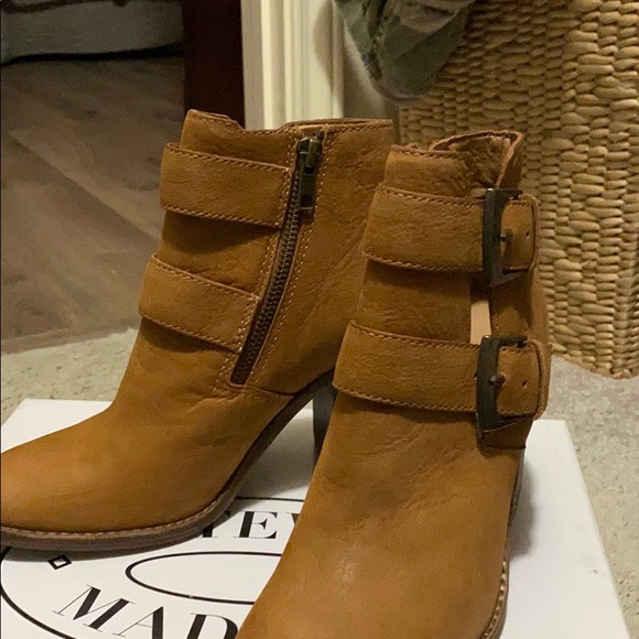 Steve Madden leather booties - Picture 3 of 4